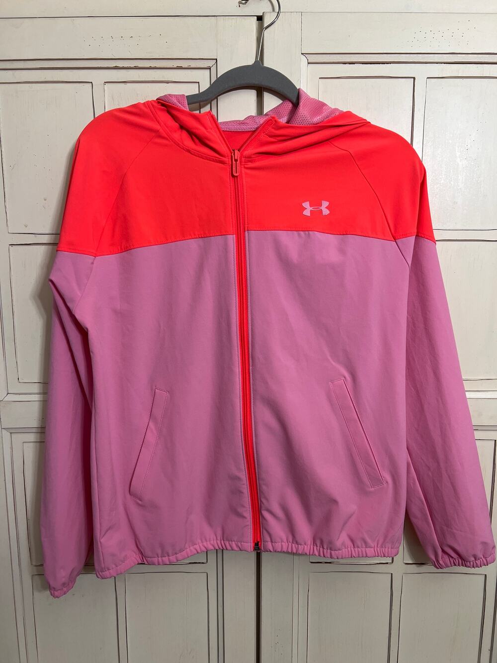 Under Armour womens small zip up jacket